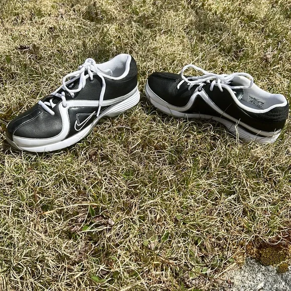 Women’s Nike golf shoes size 7 - Picture 7 of 10
